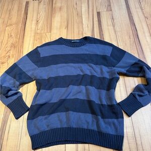 Brandy Melville Women's Crewneck Sweater 🫐